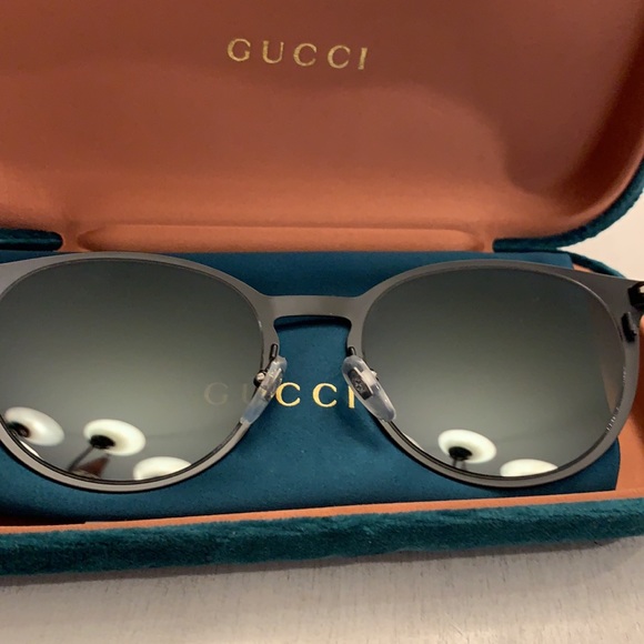 Gucci Sunglasses - Picture 4 of 11